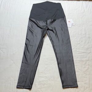 Isabel Maternity by Ingrid & Isabel Active High Gloss Leggings Black Size M NWT